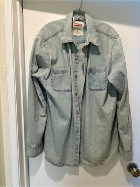 Vintage Levi's Light Wash Denim Shirt Jacket Shacket w Silver Buttons Size XL